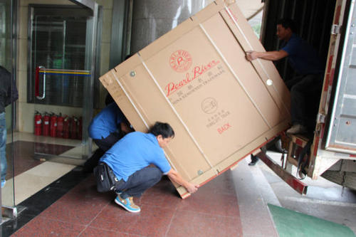 天山钢琴贵重工艺品无忧运